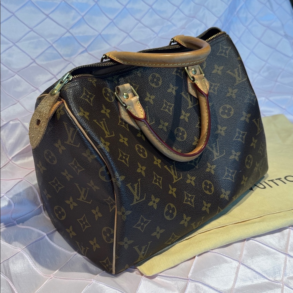 Authentic Louis Vuitton Speedy 30